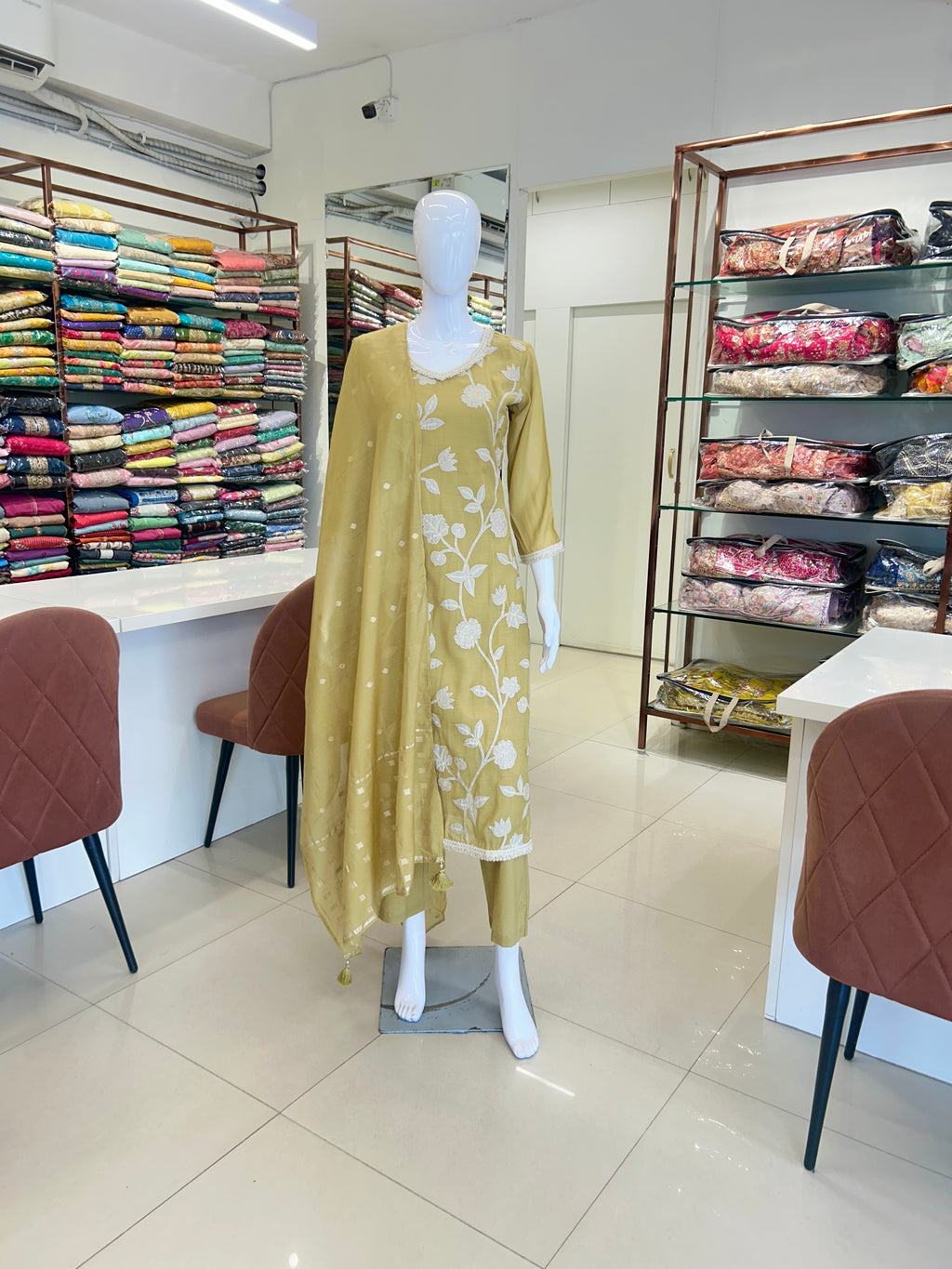 Mulchanderi Applique Work Kurti Suit