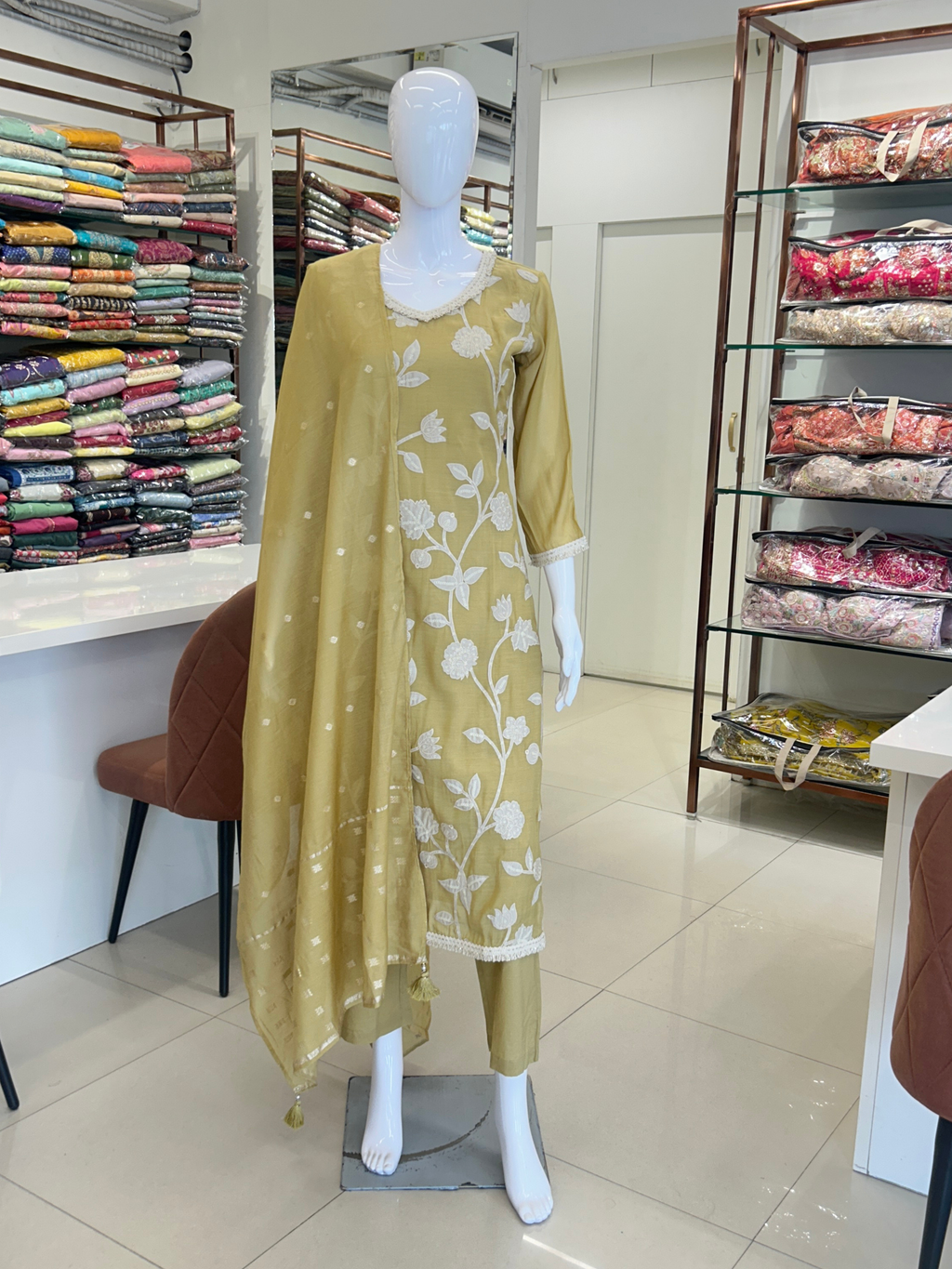 Mulchanderi Applique Work Kurti Suit