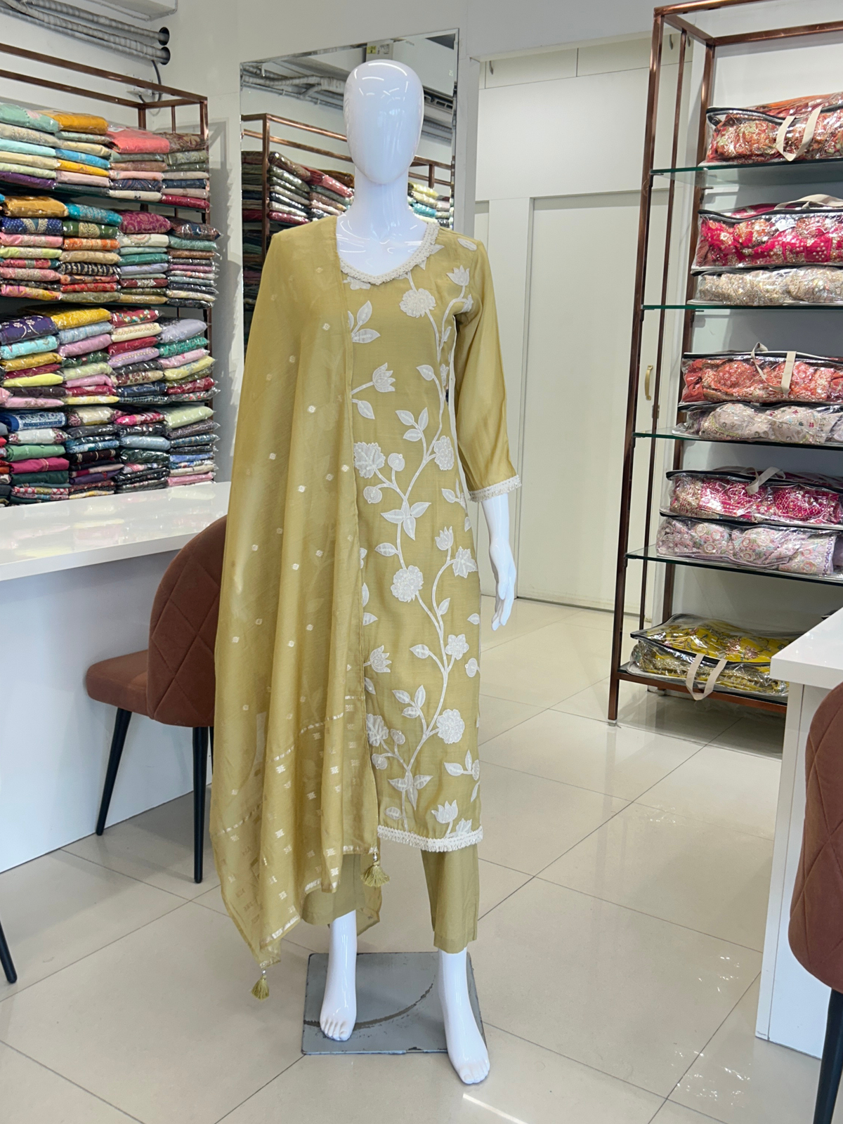 Mulchanderi Applique Work Kurti Suit